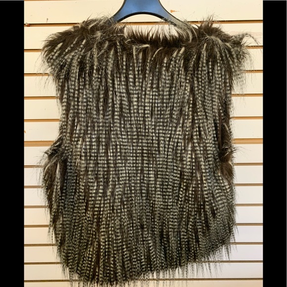 Forever 21 Faux Quail Vest-Size Medium - Picture 2 of 3